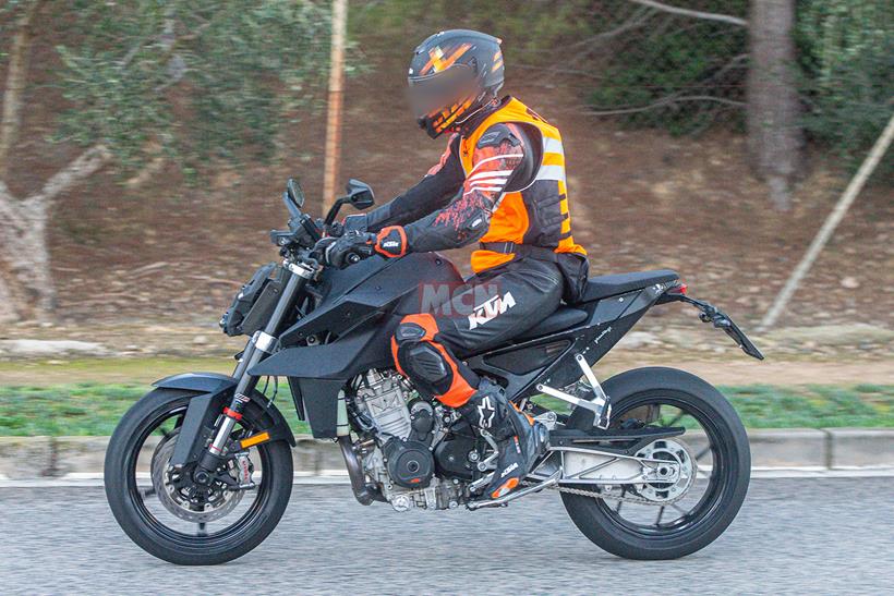 A side view of the KTM 990 spied in testing