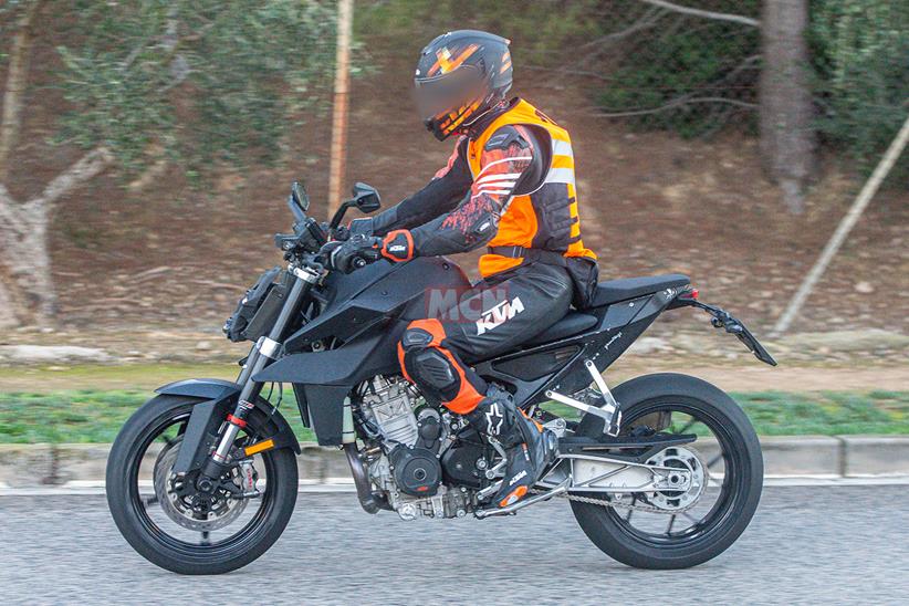 A new KTM 990 was recently spied in testing