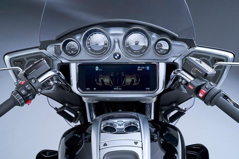 BMW R18 Transcontinental dash