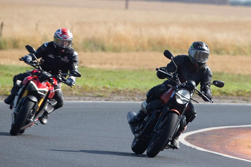 Motorcycle tutoring at Blyton Park Circuit