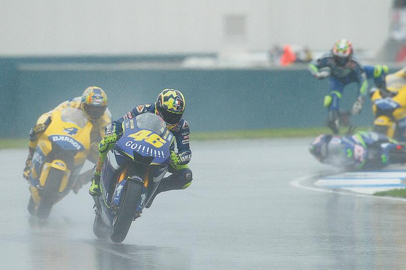 Rossi takes victory in the wet