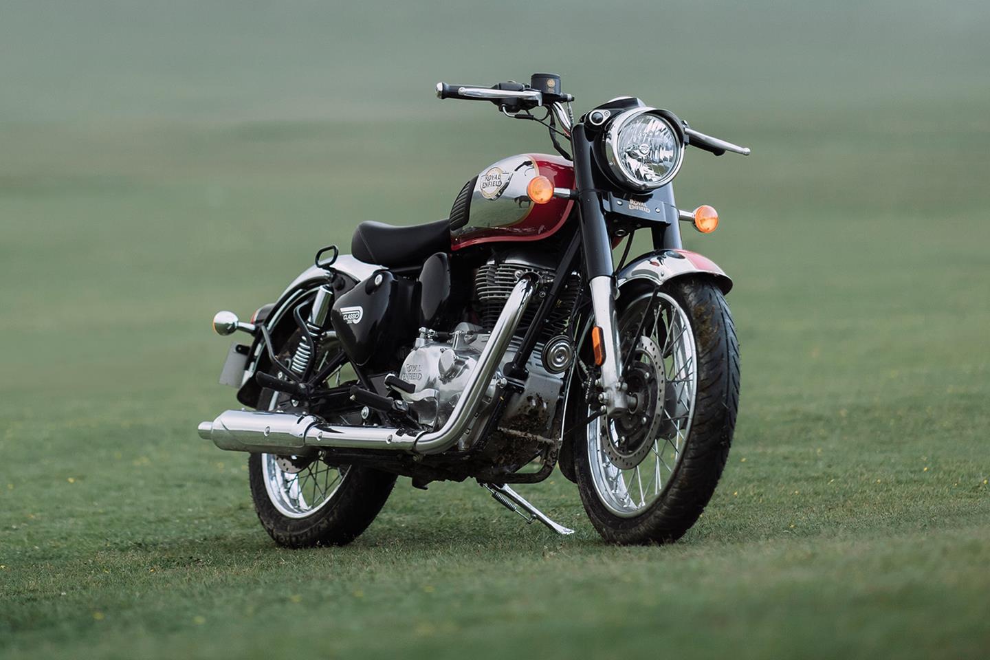 Royal enfield classic 350 deals on road price 2020