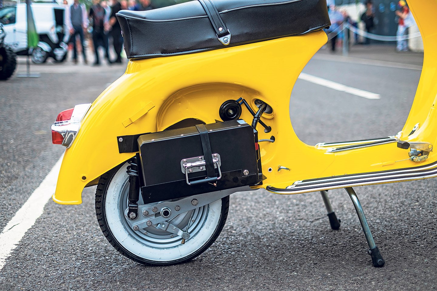 Classic scooters quit smoking: Battery conversion for Vespas and