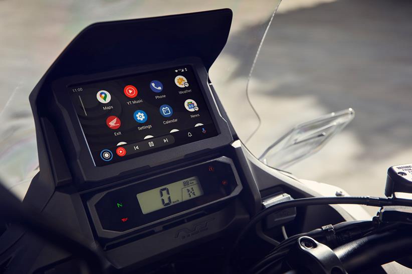 The 6.5" TFT screen in the 2022 Honda NT1100