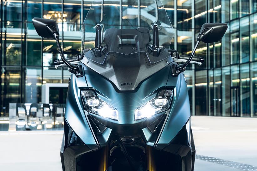 2022 Yamaha TMAX Tech Max front end