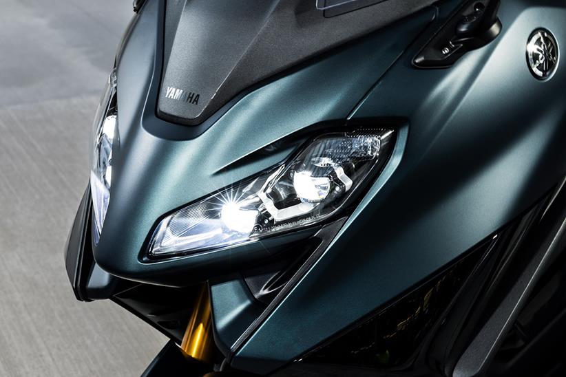 2022 Yamaha TMAX Tech Max headlight