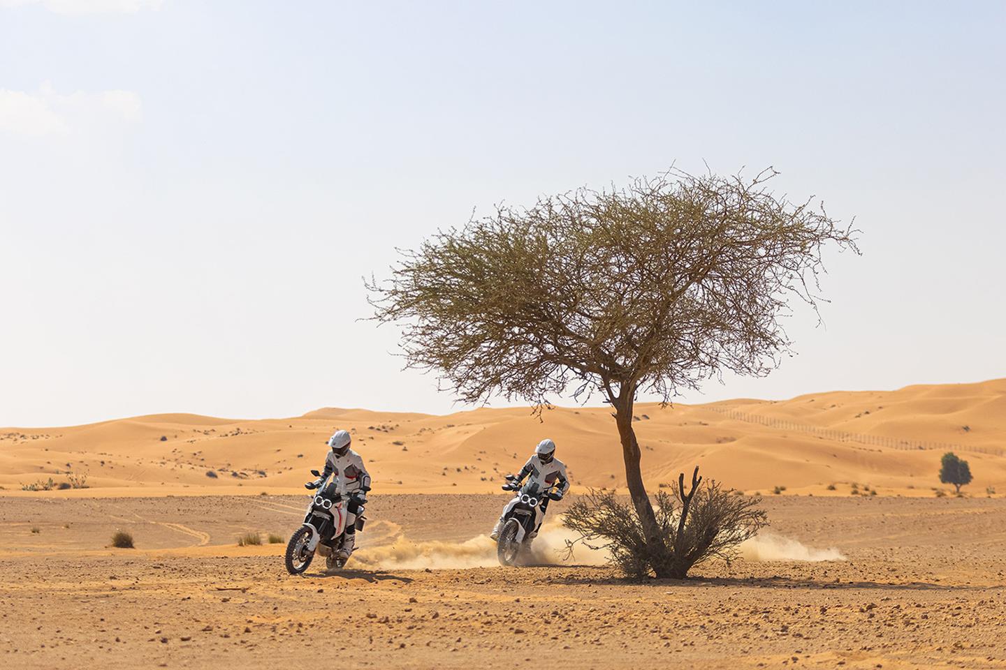Xtrem Raiders Desert Squad Motocicleta World Brands XT180765 