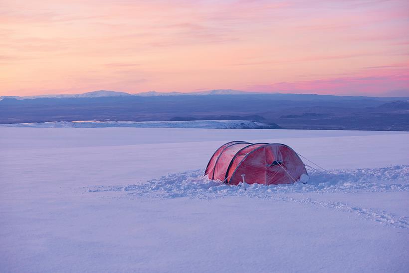 Camping in the snow on the way to the South Pole