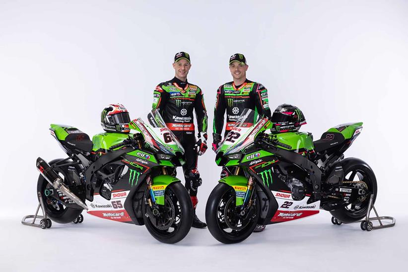 Jonathan Rea and Alex Lowes with the 2022 Kawasaki ZX-10RR