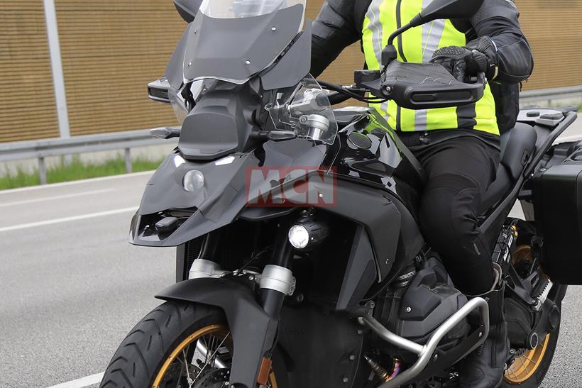 BMW R1300GS looks to have radar capability