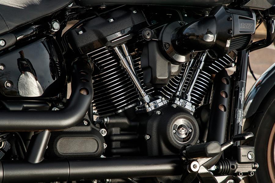 Harley-Davidson Low Rider ST 117 engine